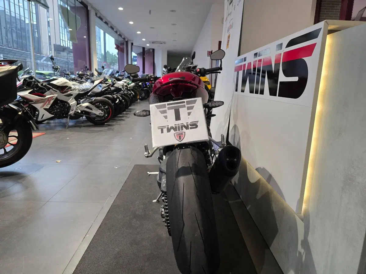Triumph Speed Triple 1200 RS (2021 - 24) (7)
