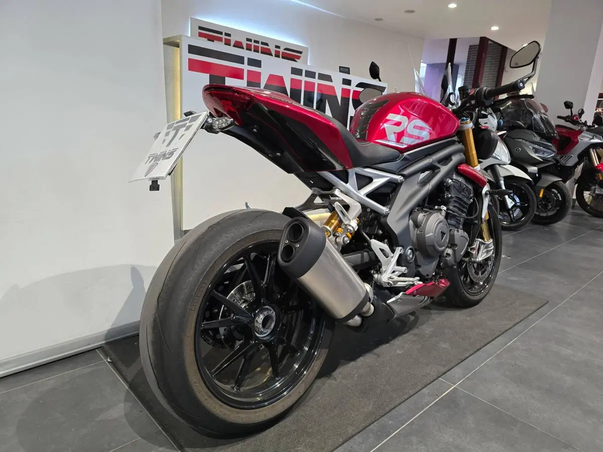 Triumph Speed Triple 1200 RS (2021 - 24) (8)