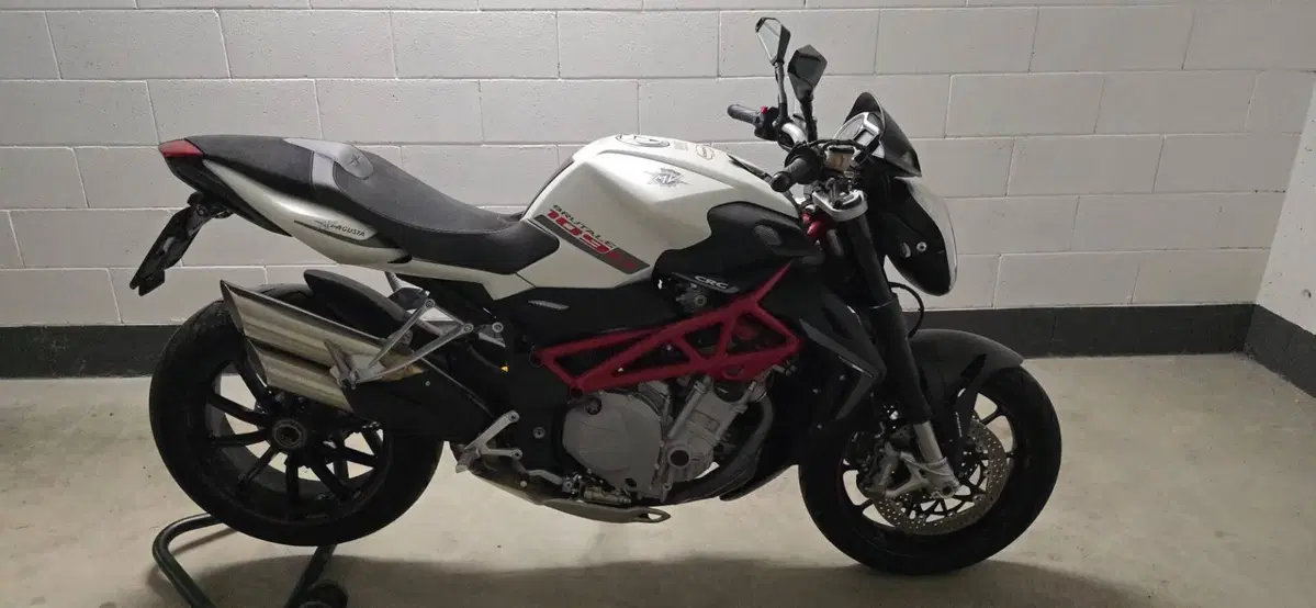 MV Agusta Brutale 1090 ABS (2012 - 19) (2)