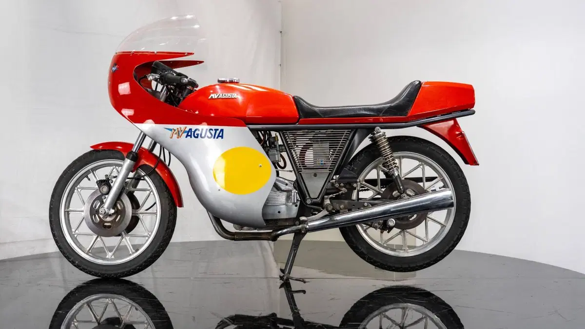 MV Agusta 350 S "Ipotesi" Carenata (2)
