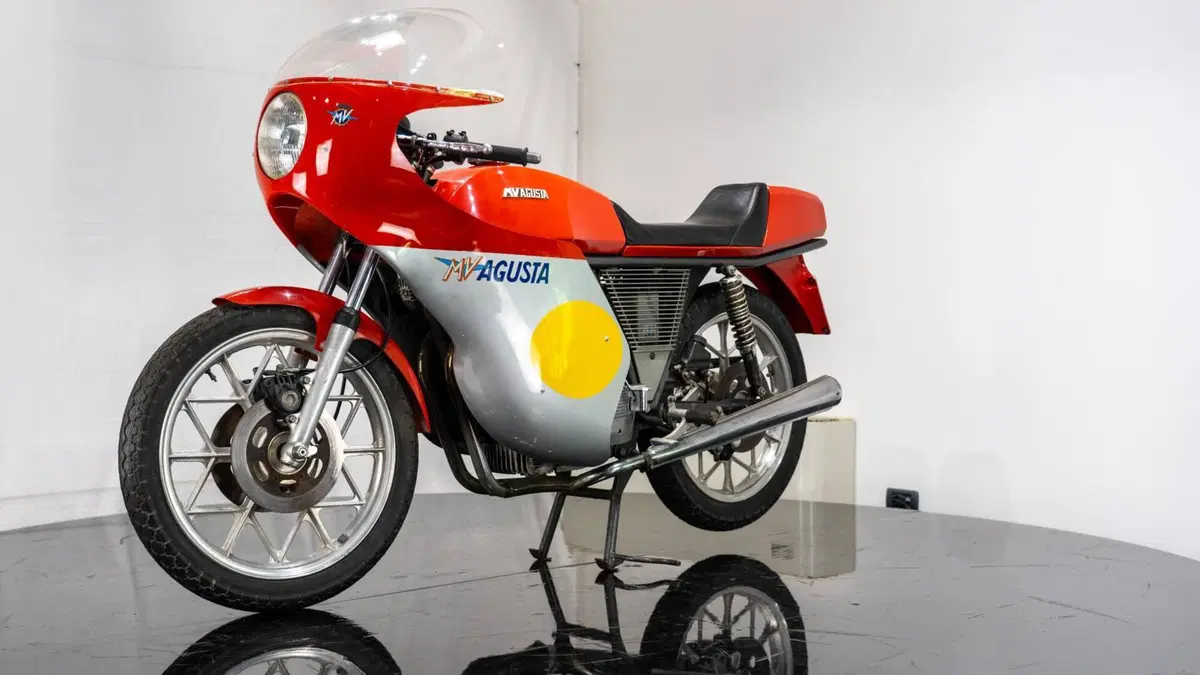 MV Agusta 350 S "Ipotesi" Carenata (3)