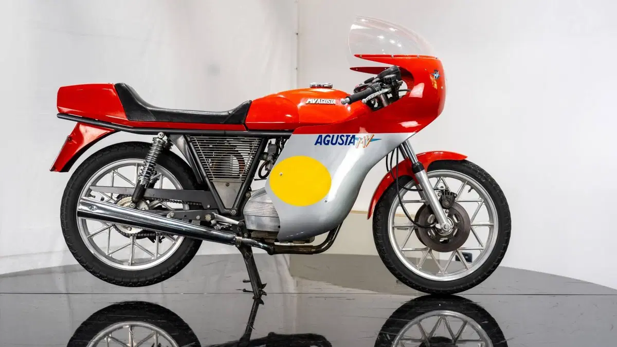 MV Agusta 350 S "Ipotesi" Carenata (6)