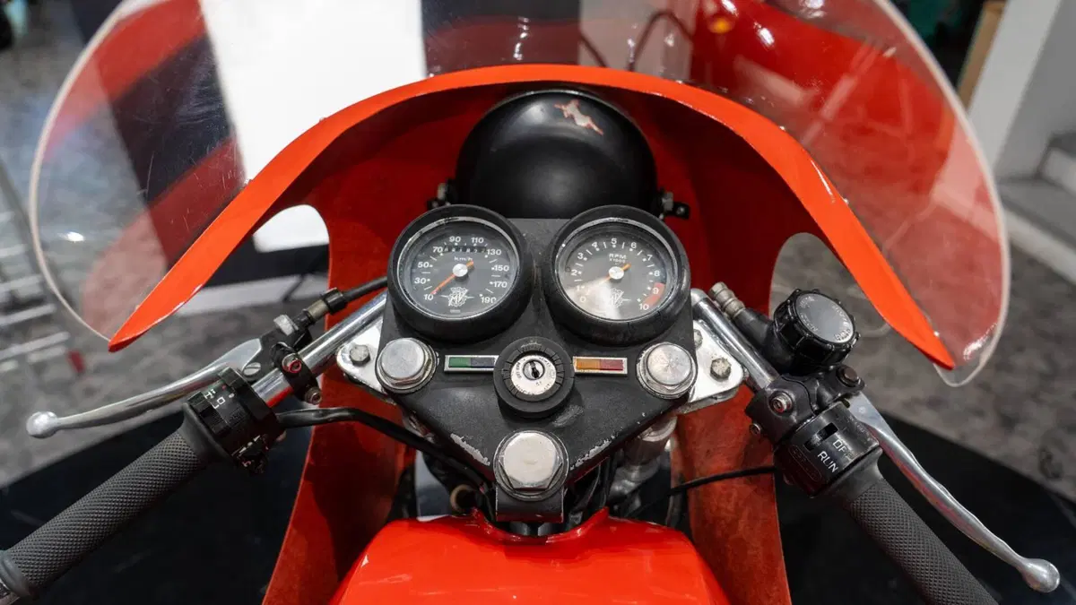 MV Agusta 350 S "Ipotesi" Carenata (16)
