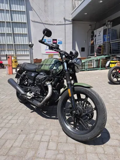 Moto Guzzi V7 Stone (2021 - 24) usata