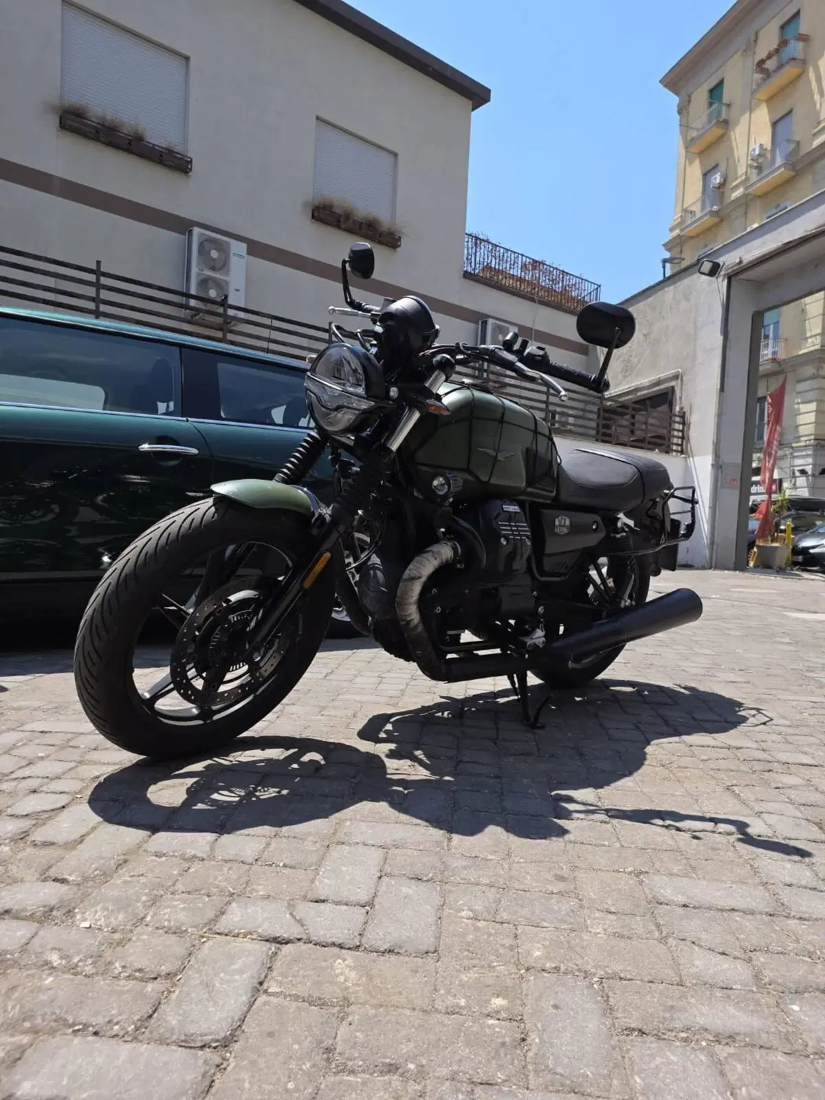 Moto Guzzi V7 Stone (2021 - 24) (3)