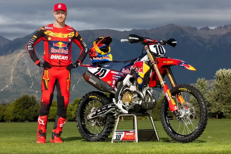 A lasciare posto a Febvre sarebbe Calvin Vlaanderen