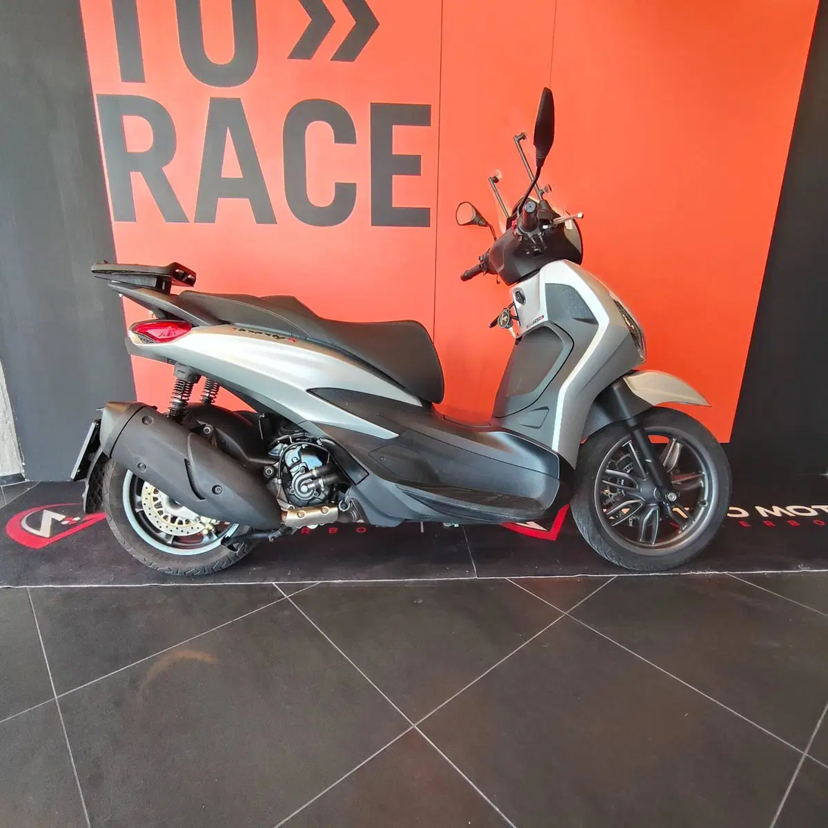 Piaggio Beverly 300 Hpe (2021)
