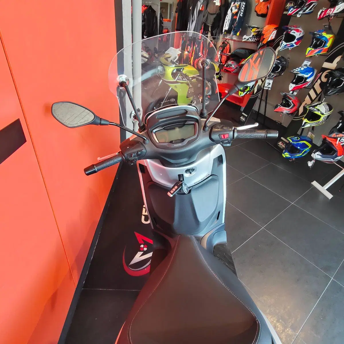 Piaggio Beverly 300 Hpe (2021) (3)