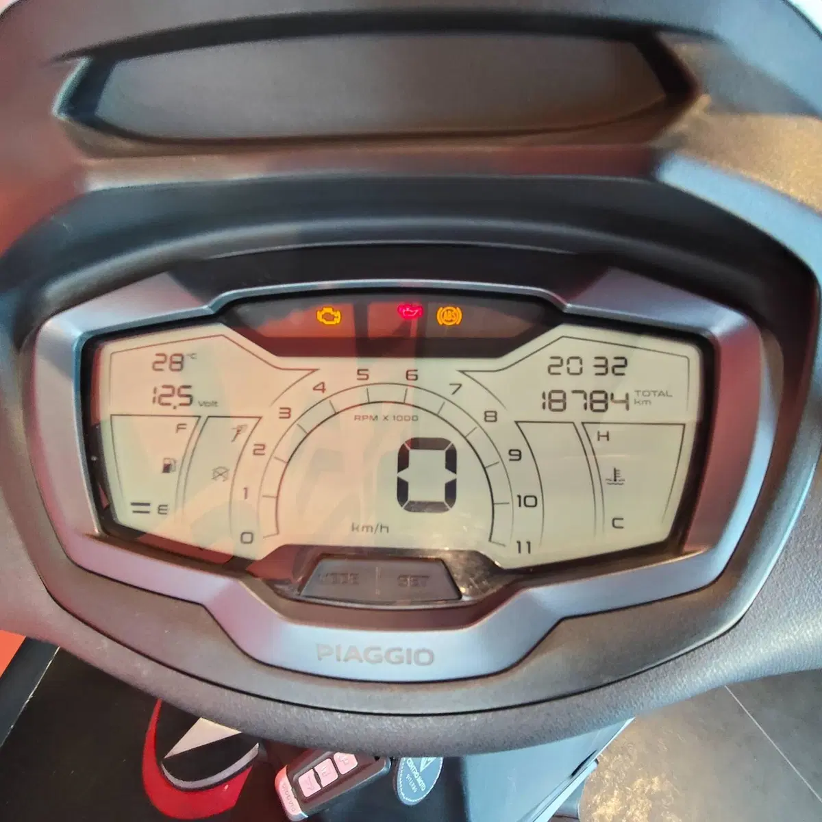 Piaggio Beverly 300 Hpe (2021) (4)