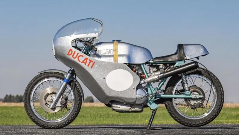 Ecco una delle otto Ducati 750 "Imola Desmo" preparate per la 200 Miglia di Imola 1972! Ed &egrave; in vendita!