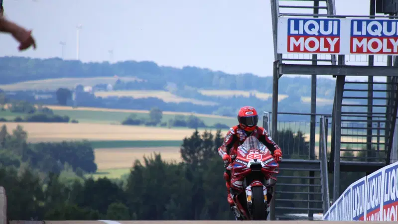 MotoGP 2026. GP di Germania. Pre-qualifiche: 1&deg; il re del Sachsenring, Marc M&aacute;rquez! Poi Raul e Diggia, Bagnaia fuori dai 10 [CLASSIFICA]