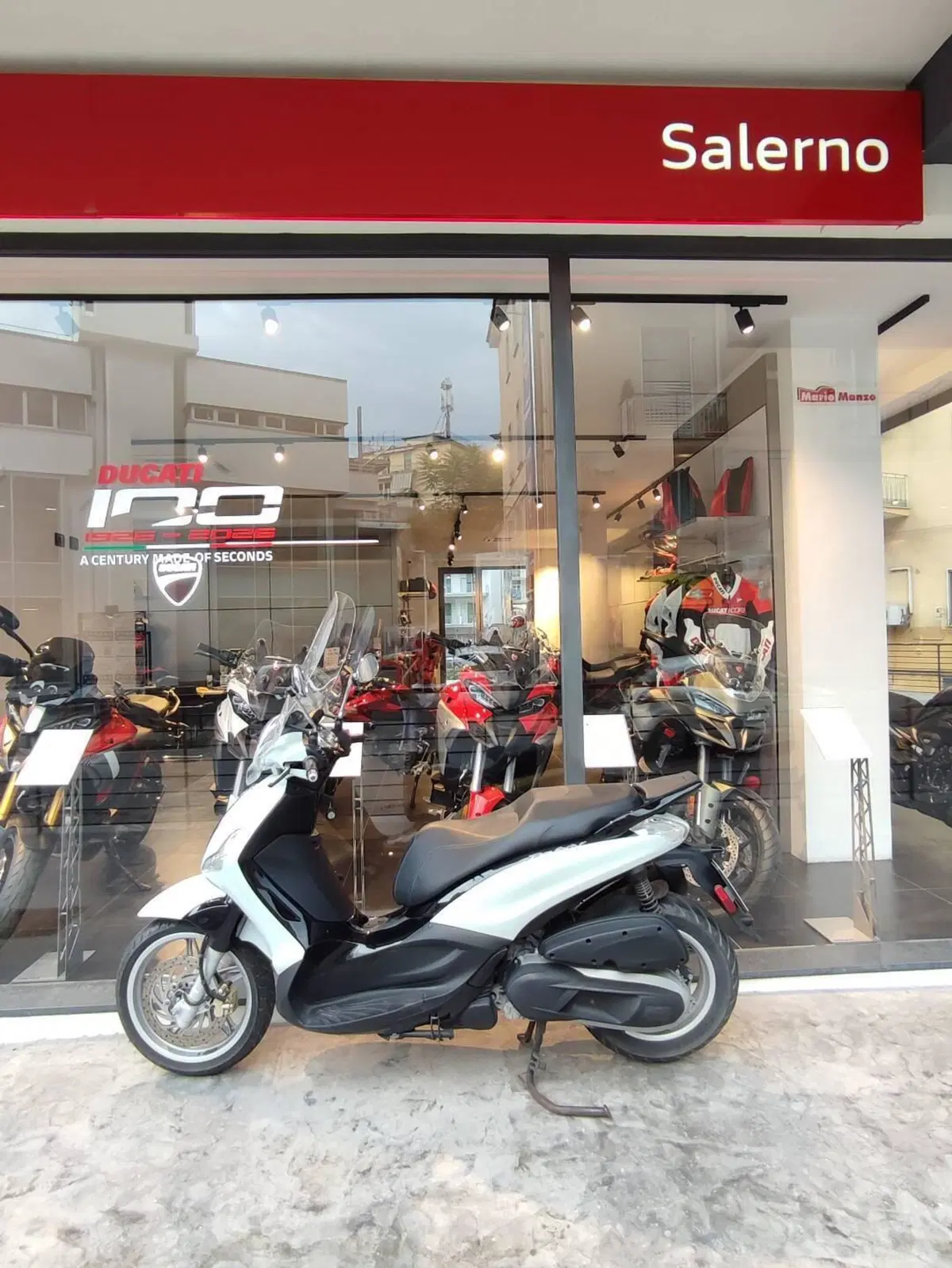 Piaggio Beverly 350 ABS (2016 - 20) (3)