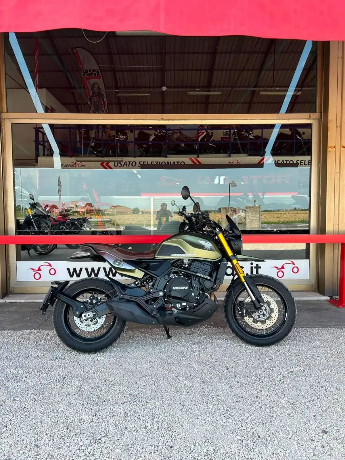 Moto Morini SEIEMMEZZO SCR (2022 - 26) (2)