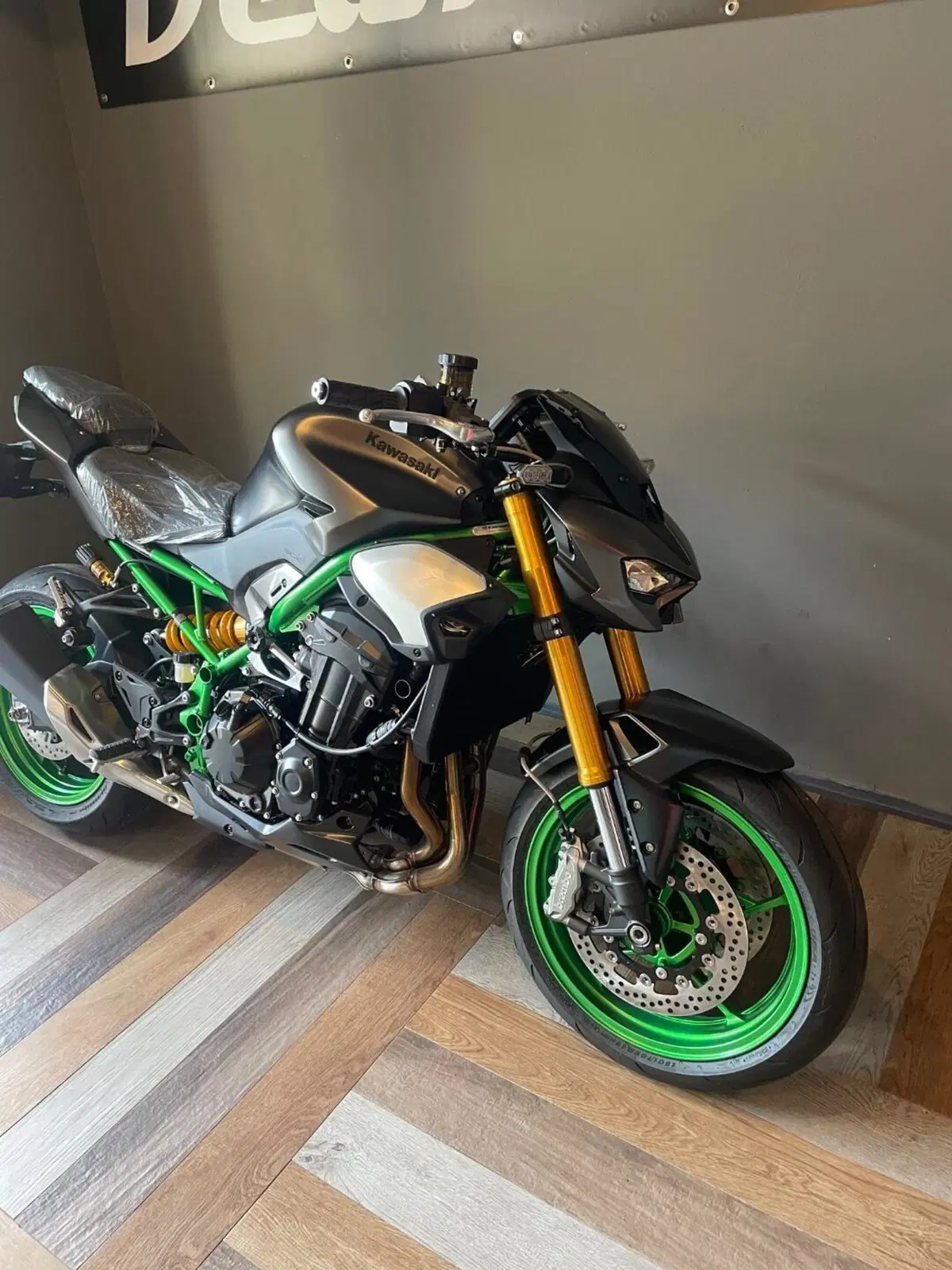 Kawasaki Z 900 SE (2025 - 26) (4)
