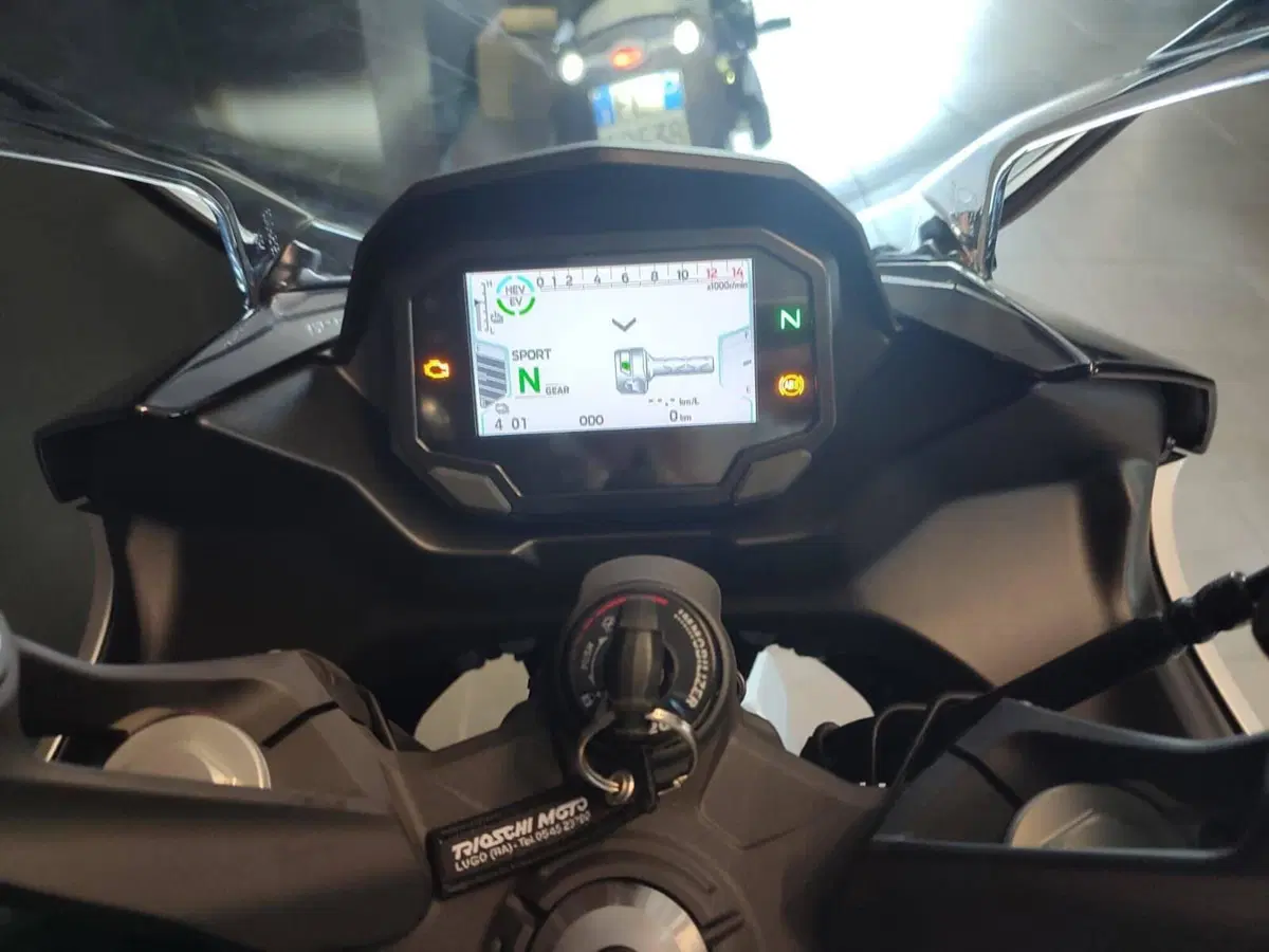 Kawasaki Ninja 7 Hybrid (2024 - 26) (4)