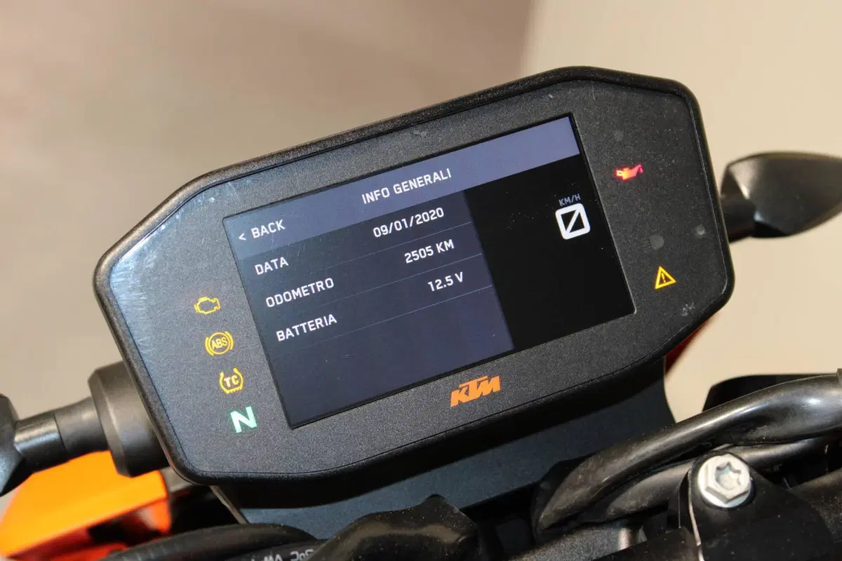 KTM 890 Duke (2021 - 23) (5)