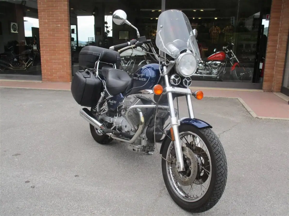 Moto Guzzi Nevada 750 Club (1998 - 01) (2)