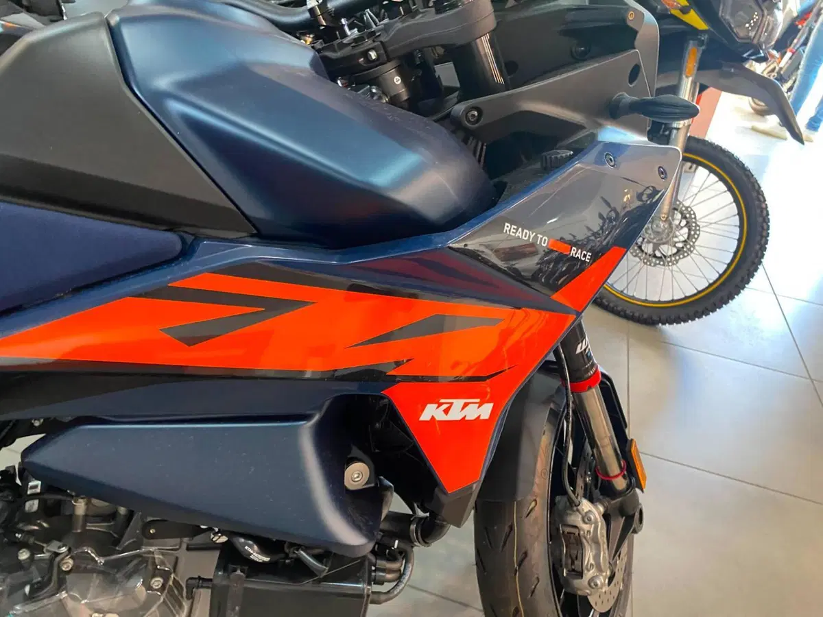 KTM 890 SMT (2026) (4)