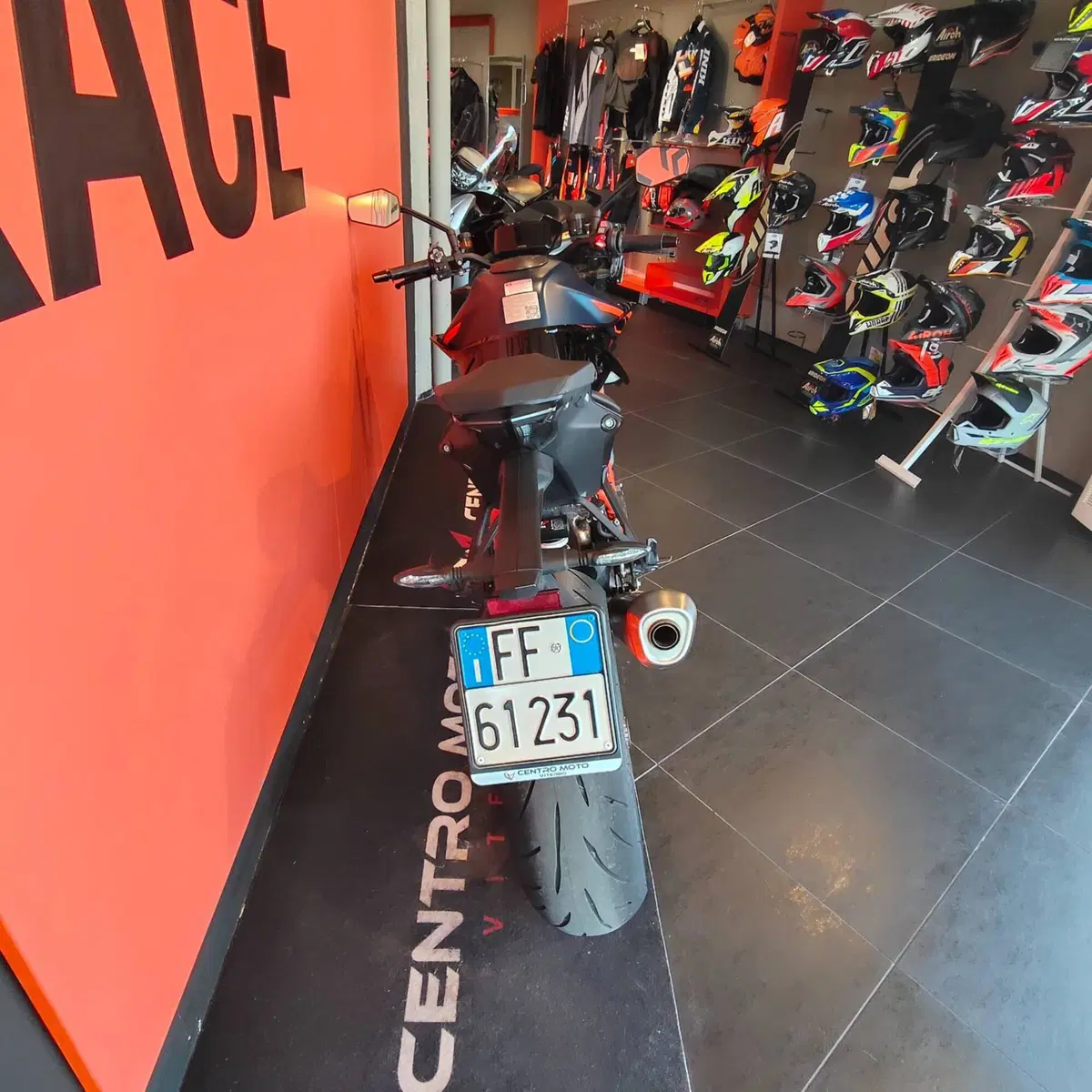 KTM 1290 Super Duke R (2022 - 23) (2)