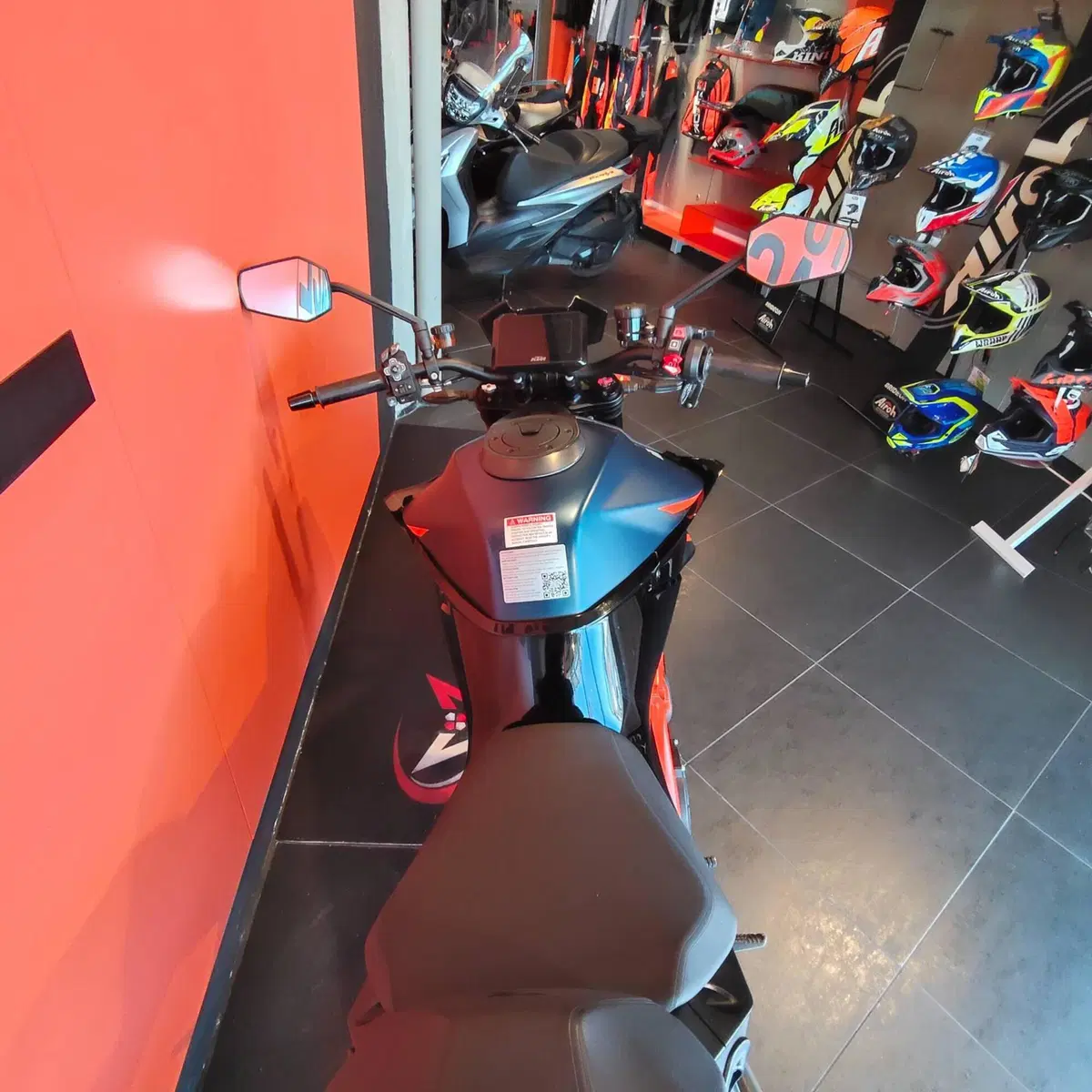 KTM 1290 Super Duke R (2022 - 23) (3)