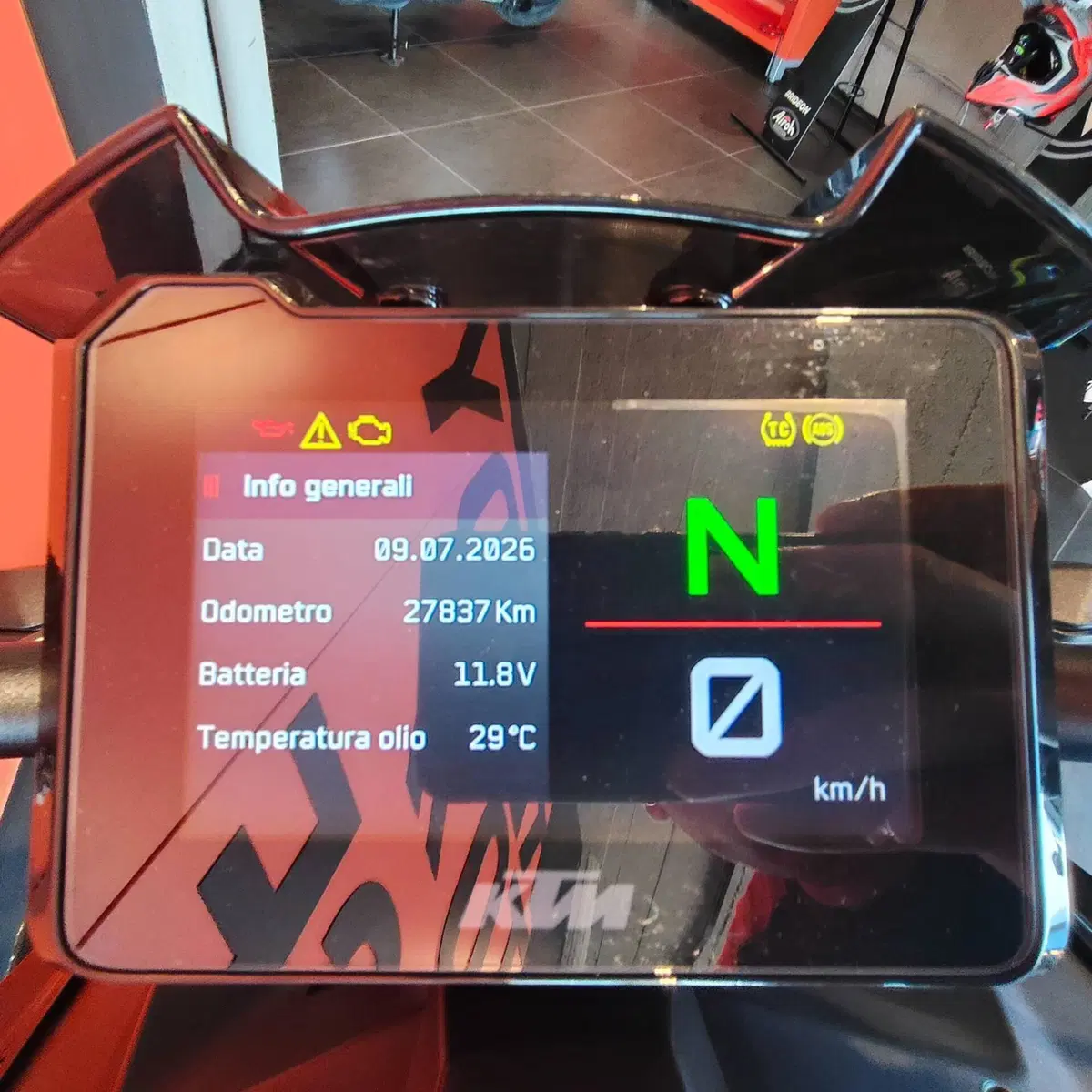 KTM 1290 Super Duke R (2022 - 23) (4)