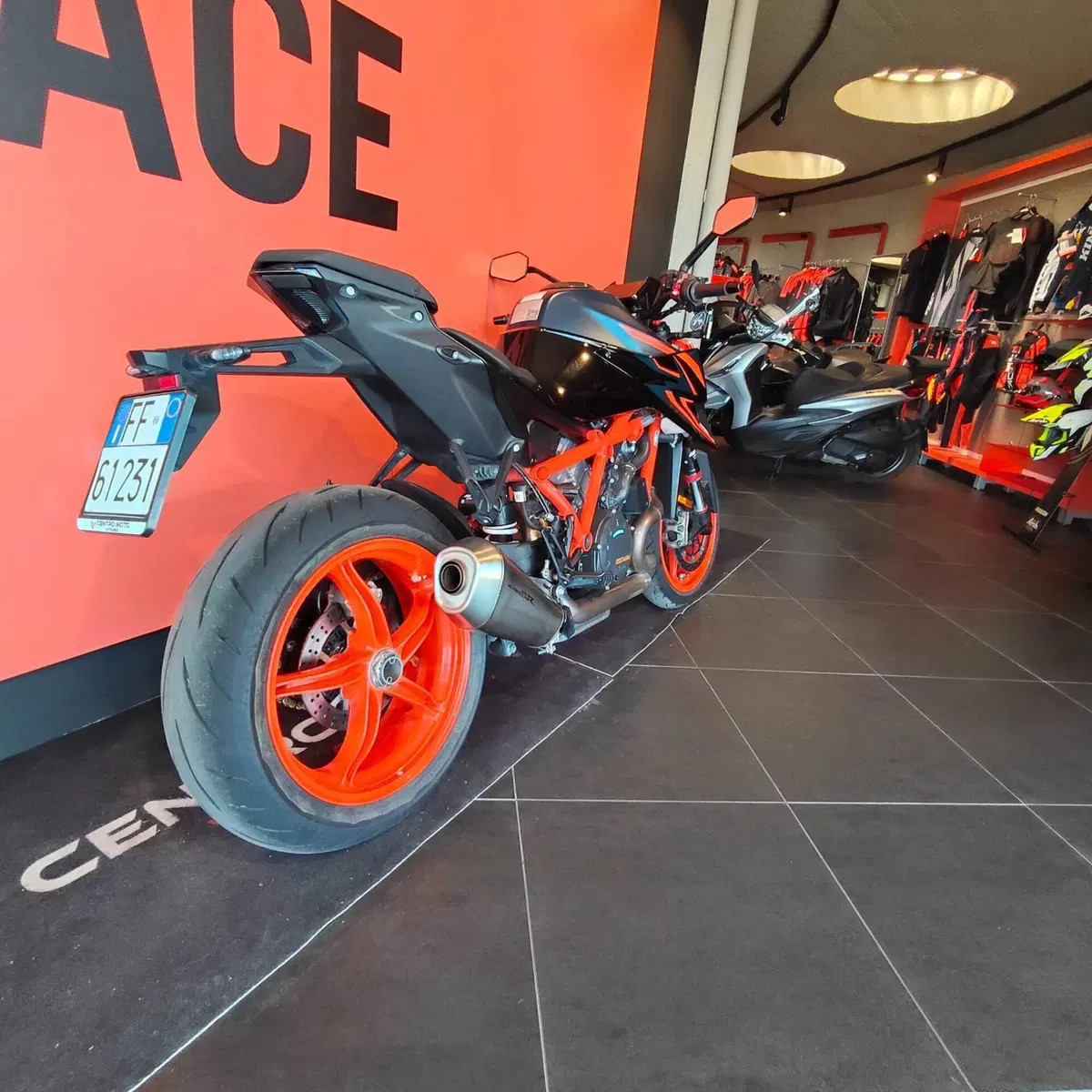 KTM 1290 Super Duke R (2022 - 23) (5)