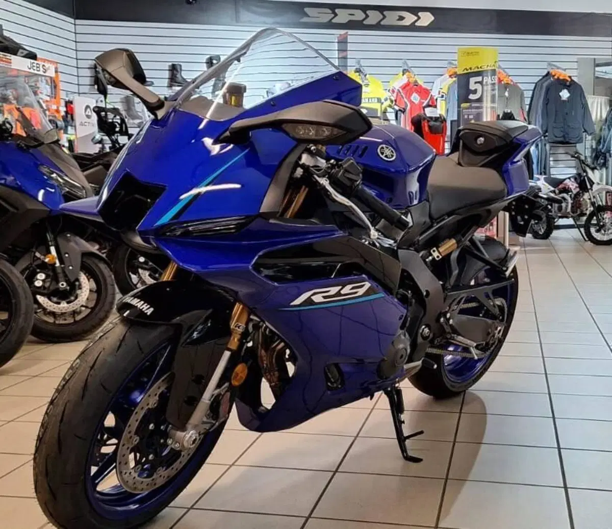 Yamaha YZF R9 (2025 - 26) (3)