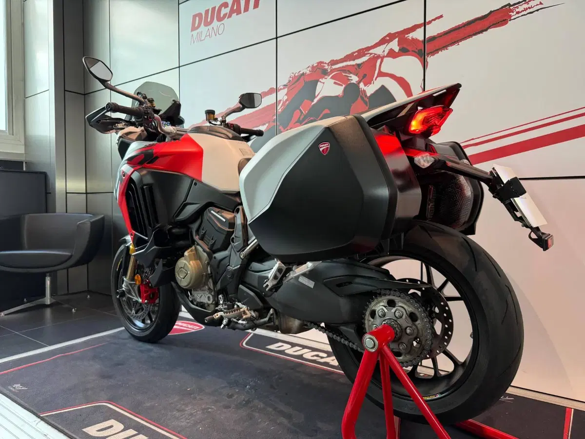 Ducati Multistrada V4 RS (2024 - 25) (8)