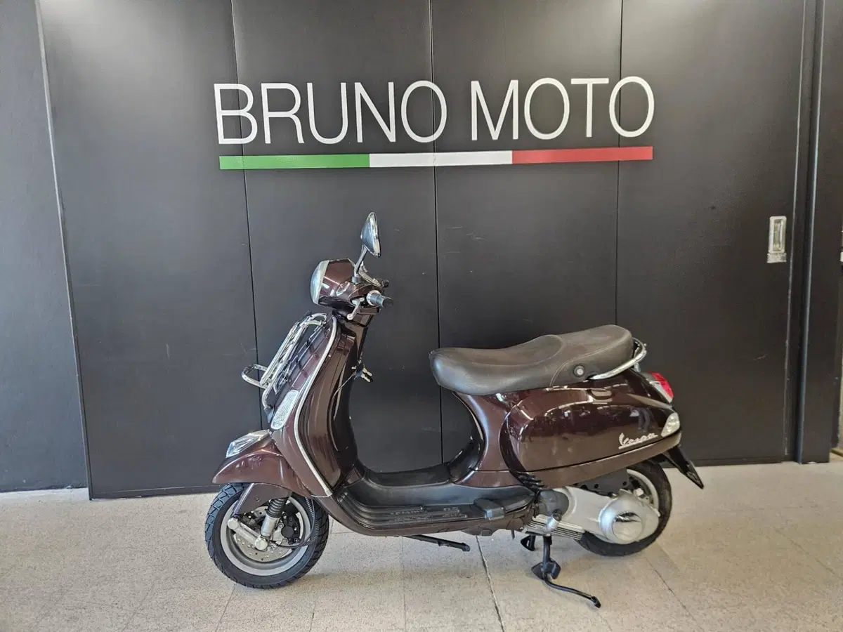 Vespa LX 150 Touring (2010 - 12) (2)