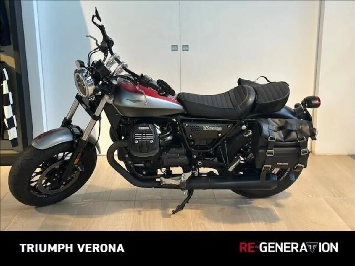 Moto Guzzi V9 Bobber (2018 - 20) (6)