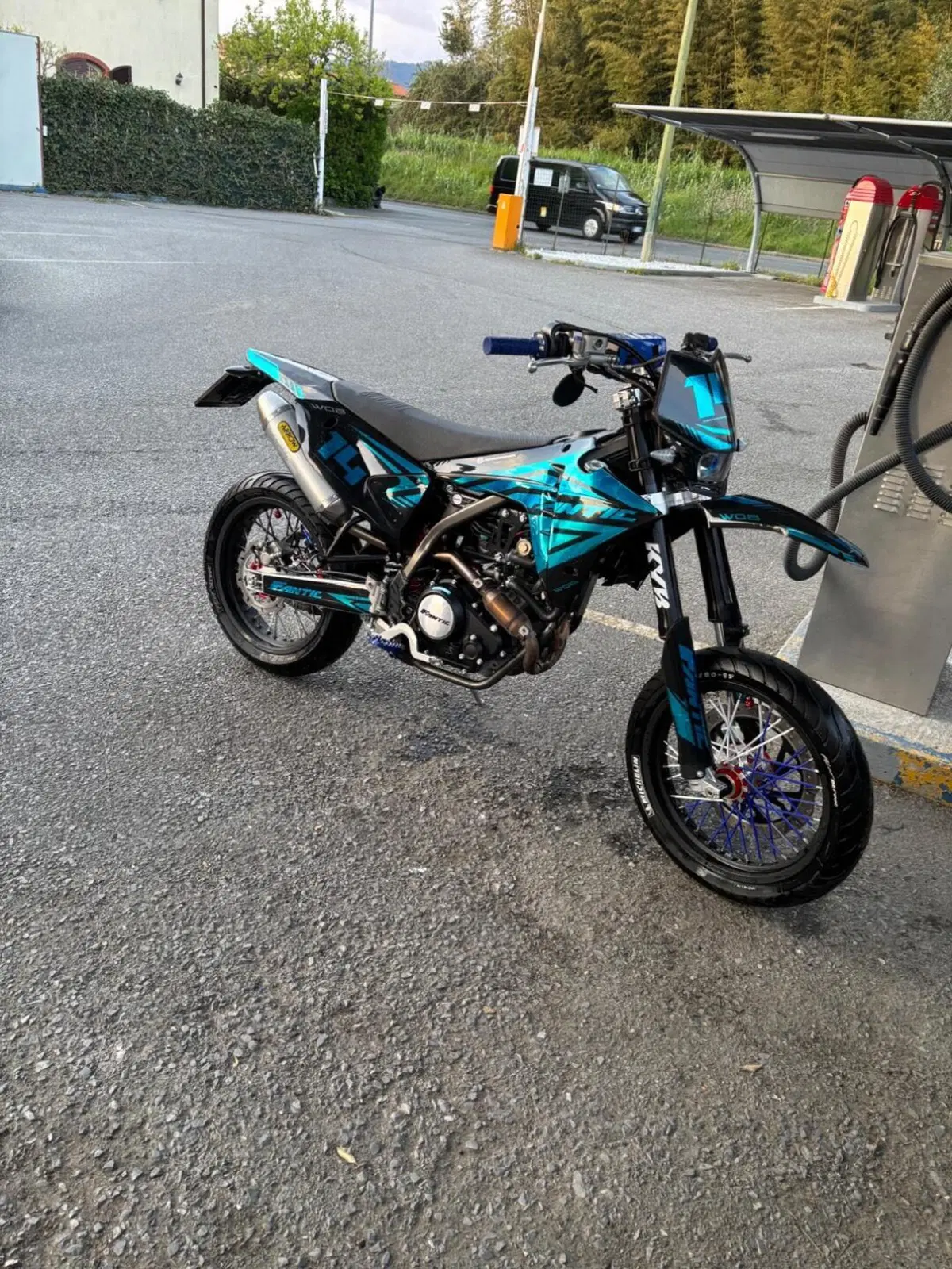 Fantic Motor XMF 125 Motard Performance 4T (2023 - 24) (2)