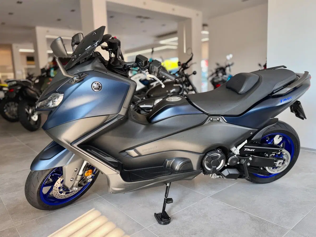 Yamaha T-Max 560 (2022 - 24) (2)