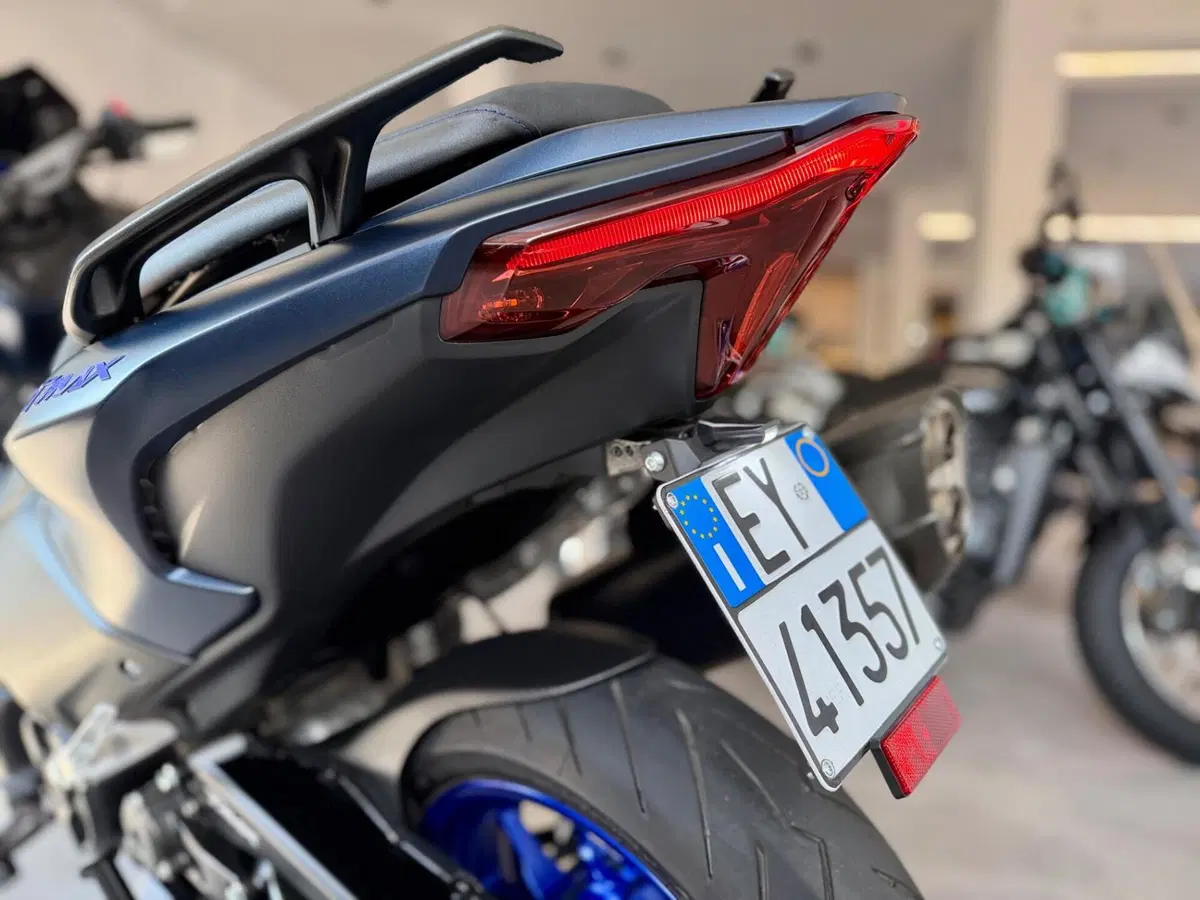 Yamaha T-Max 560 (2022 - 24) (7)