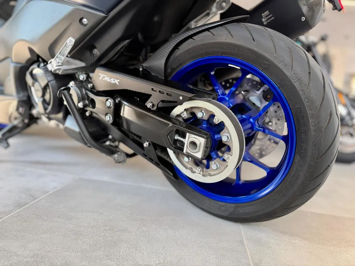 Yamaha T-Max 560 (2022 - 24) (9)