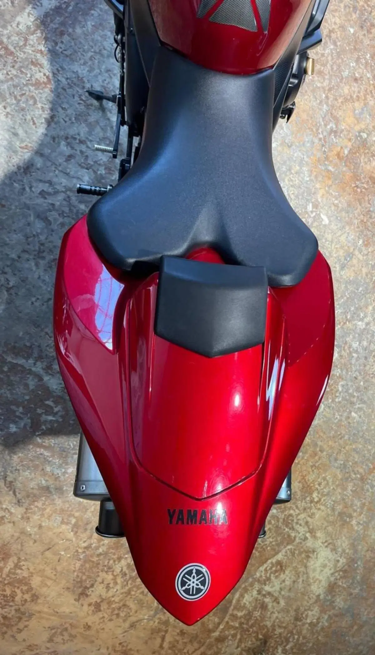 Yamaha YZF R1 (2004 - 05) (15)