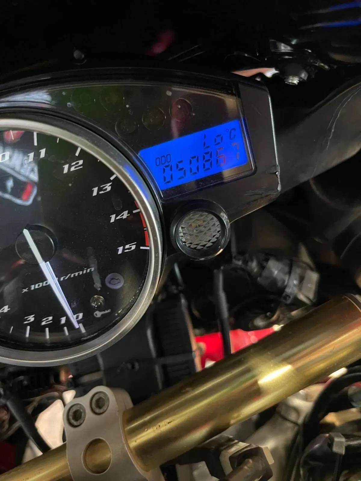 Yamaha YZF R1 (2004 - 05) (17)