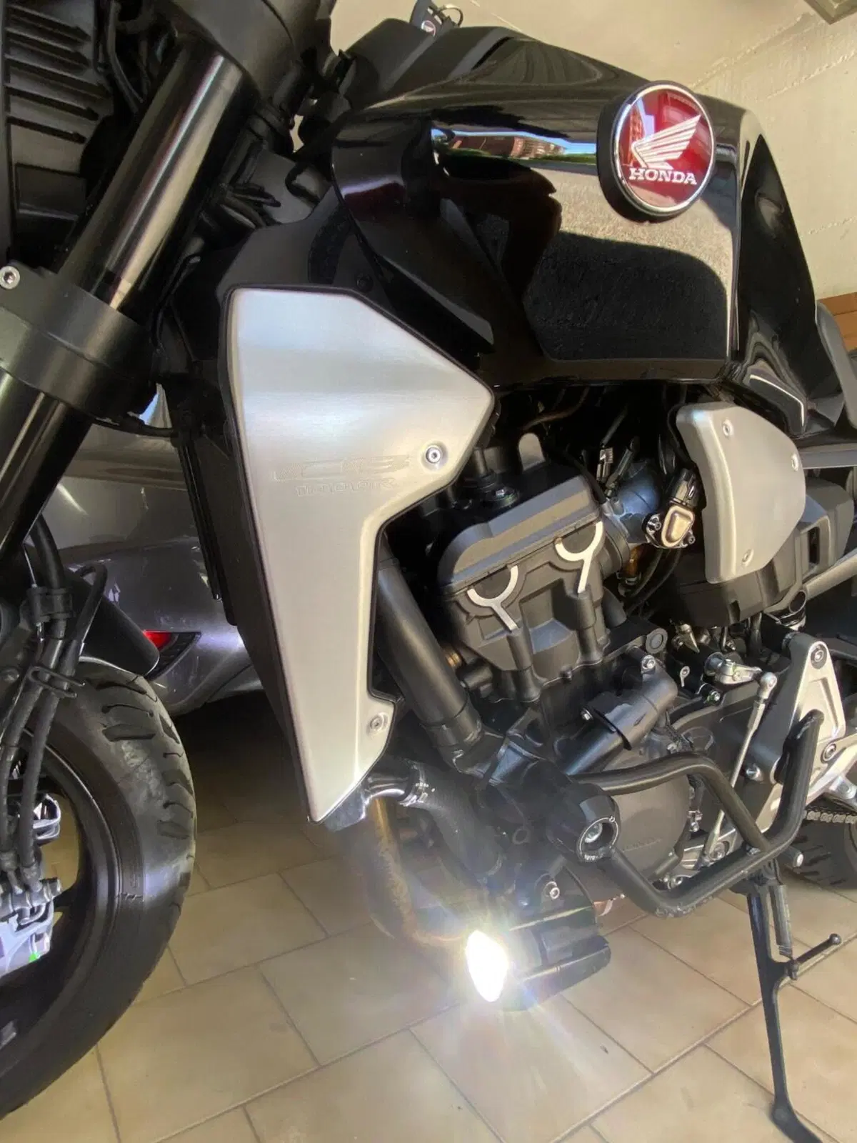 Honda CB 1000 R Black Edition (2021 - 25) (14)