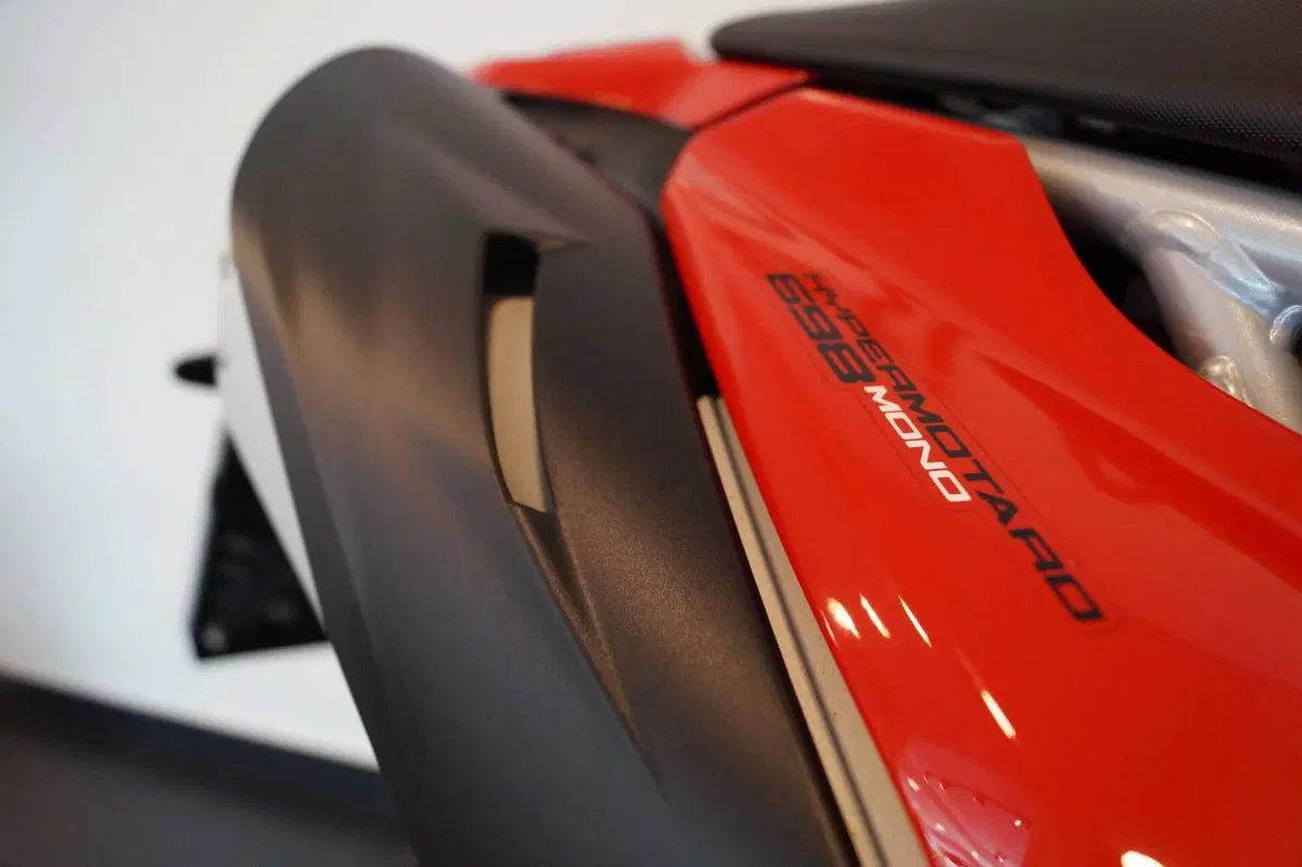 Ducati Hypermotard 698 Mono (2024 - 26) (9)