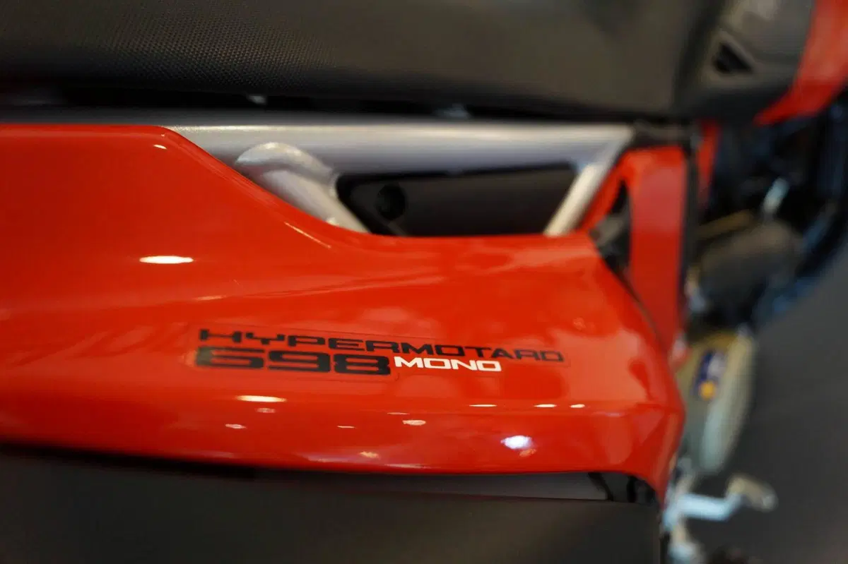 Ducati Hypermotard 698 Mono (2024 - 26) (11)