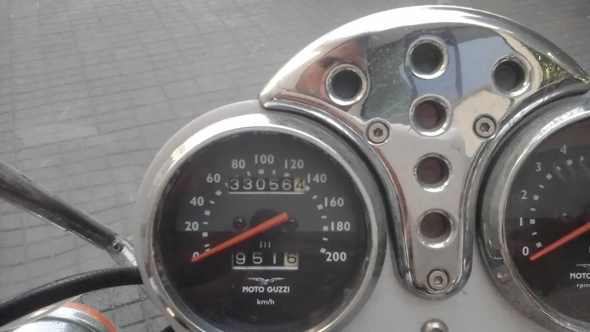 Moto Guzzi Nevada 750 (2002 - 06) (4)