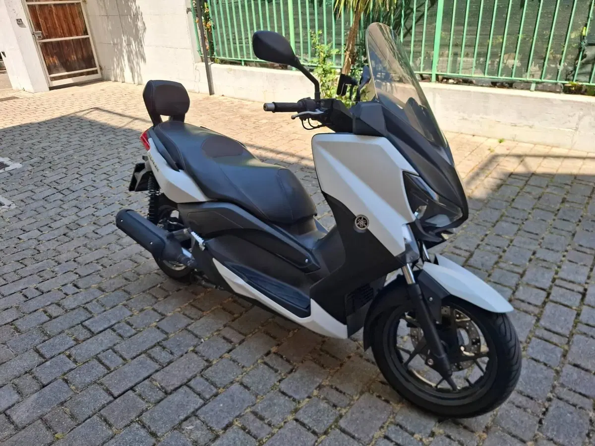 Yamaha X-Max 250 ABS (2014 - 16) (4)