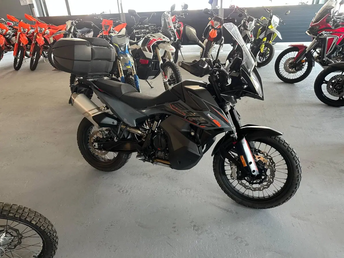KTM 890 Adventure (2022) (2)