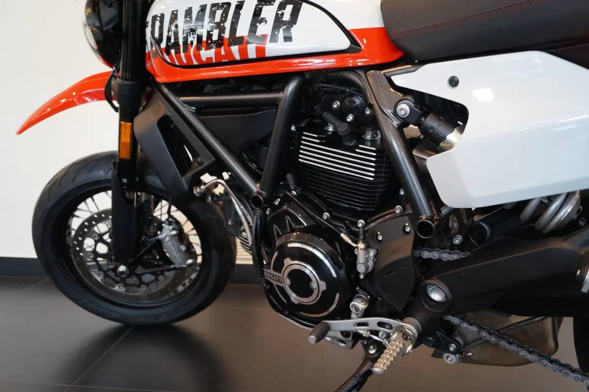 Ducati Scrambler 800 Urban Motard (2022) (6)