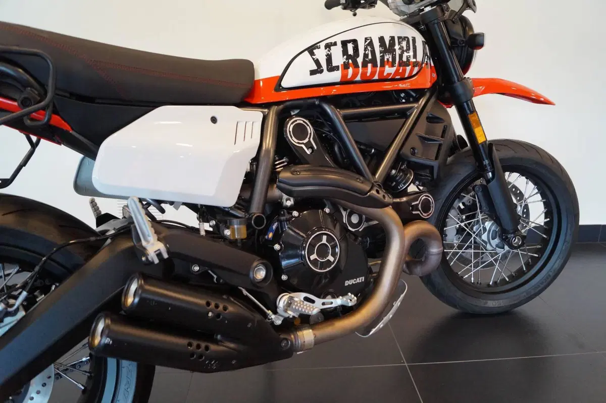 Ducati Scrambler 800 Urban Motard (2022) (7)