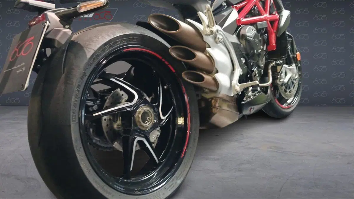 MV Agusta Brutale 800 RR (2017 - 20) (5)