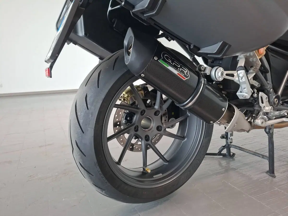 Bmw R 1200 R Black Edition (2017 - 18) (12)