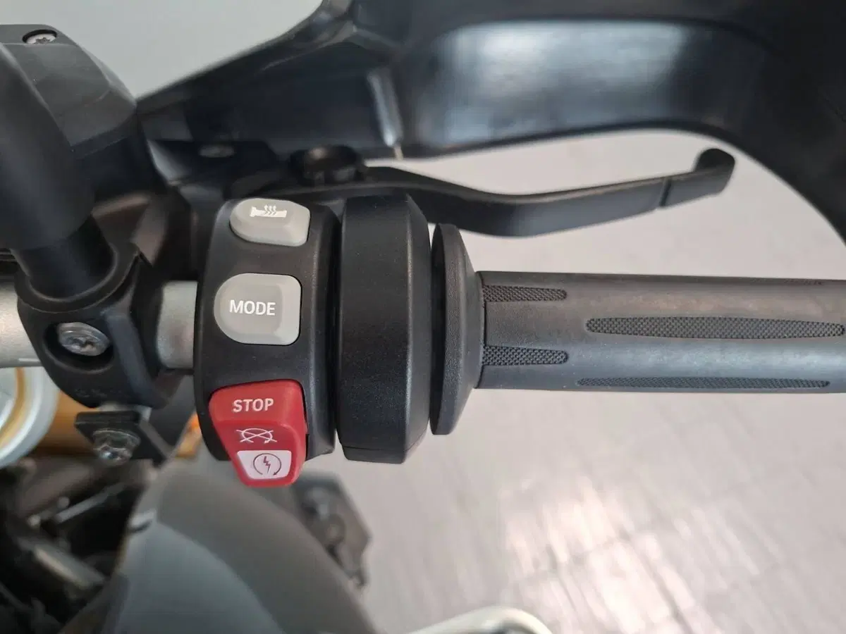 Bmw R 1200 R Black Edition (2017 - 18) (15)