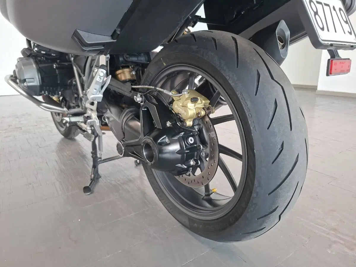 Bmw R 1200 R Black Edition (2017 - 18) (17)