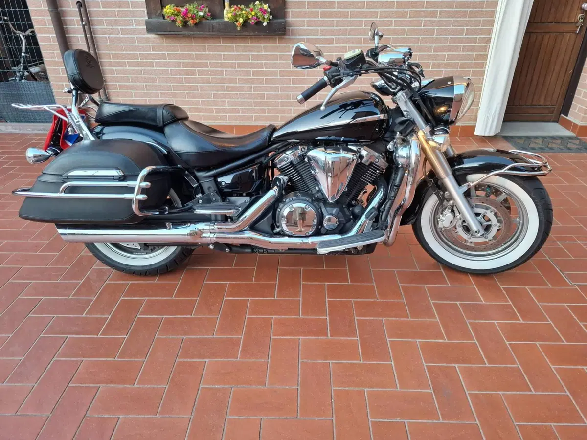 Yamaha XVS 1300 Midnight Star (2006 - 16)