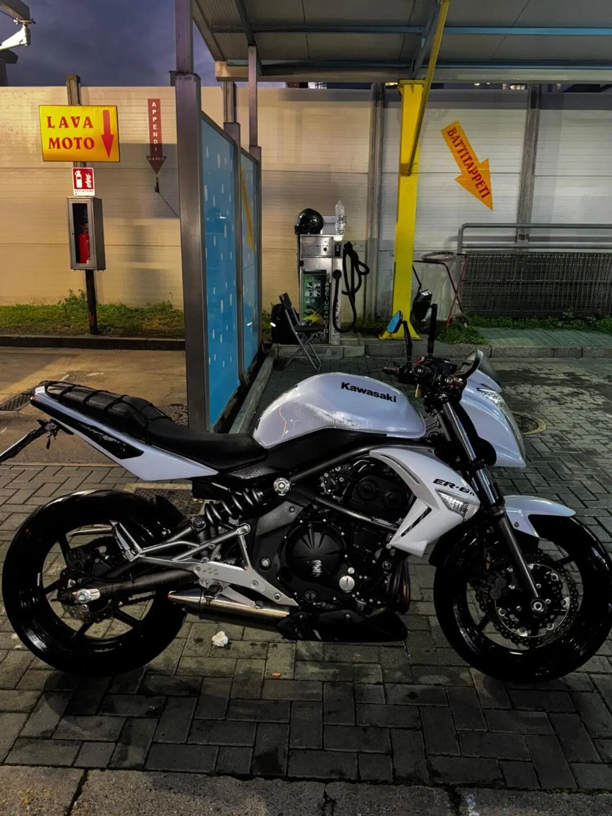 Kawasaki ER-6N (2009 - 11)